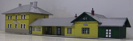 Image:Modell des Bahnhofsgebäudes Winterbach